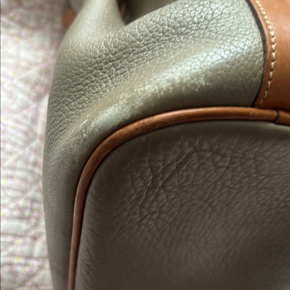 Vintage Dooney & Bourke Taupe-y Gray and Shoulder Bag - Picture 4 of 13